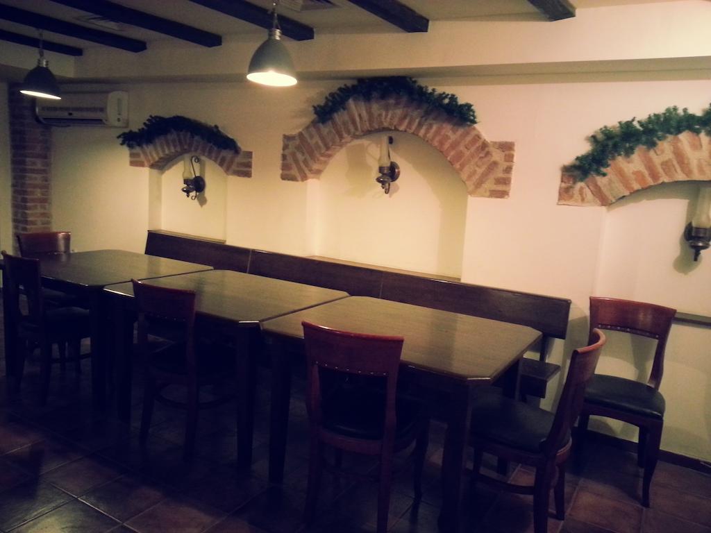 Family Hotel Kredo Sliven Esterno foto